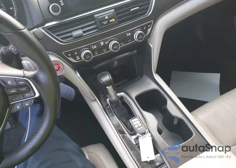 2018 Honda Accord Touring z USA, uszkodzony, nr VIN 1HGCV1F91JA089200